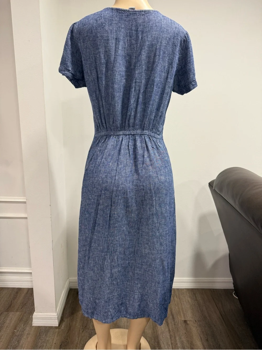 Old Navy Chambray Button-Front Midi Dress in Blue - Picture 3 of 4